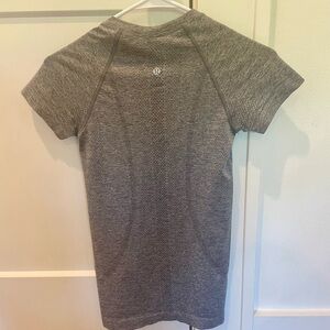 Lulu Lemon Gray Top Size 2